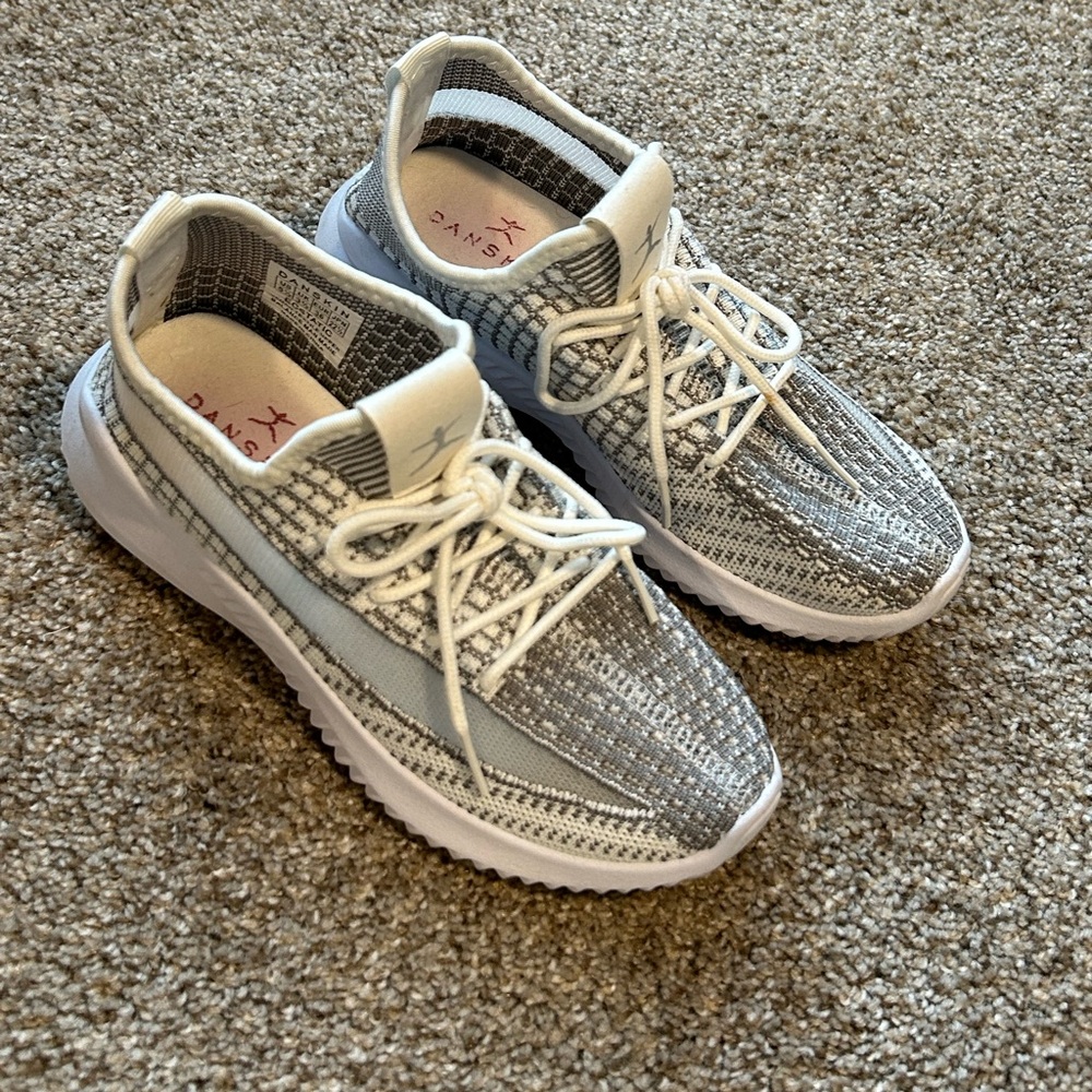 Women’s Gray Sneakers